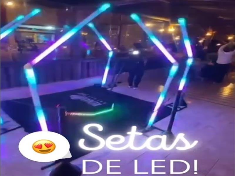 SUPER COMBO: TOTEM FOTOGRÁFICO OU PLATAFORMA 360 + TUNEL LED + SETAS LED