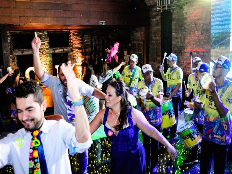 BATERIA DE ESCOLA DE SAMBA