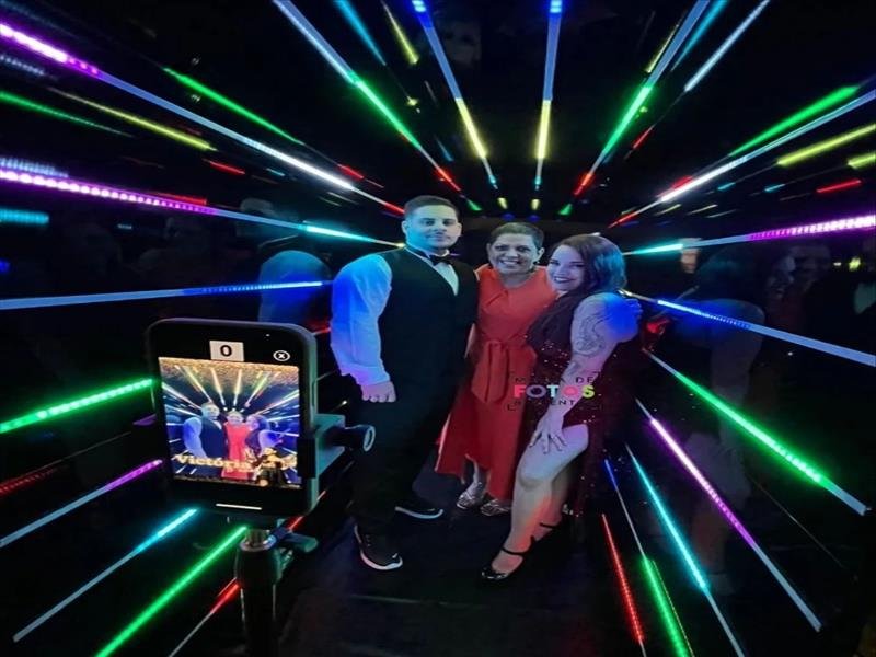 TOTEM FOTOGRÁFICO OU PLATAFORMA 360 + TUNEL LED + SETAS LED