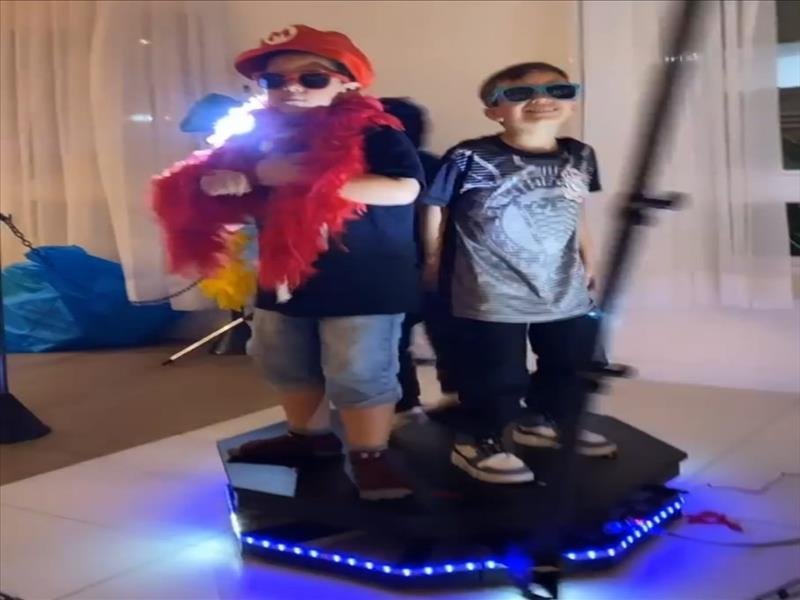 TOTEM FOTOGRÁFICO OU PLATAFORMA 360 + TUNEL LED + SETAS LED