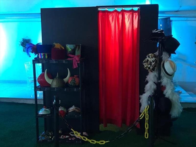 TOTEM OU CABINE DE FOTO-LEMBRANÇA