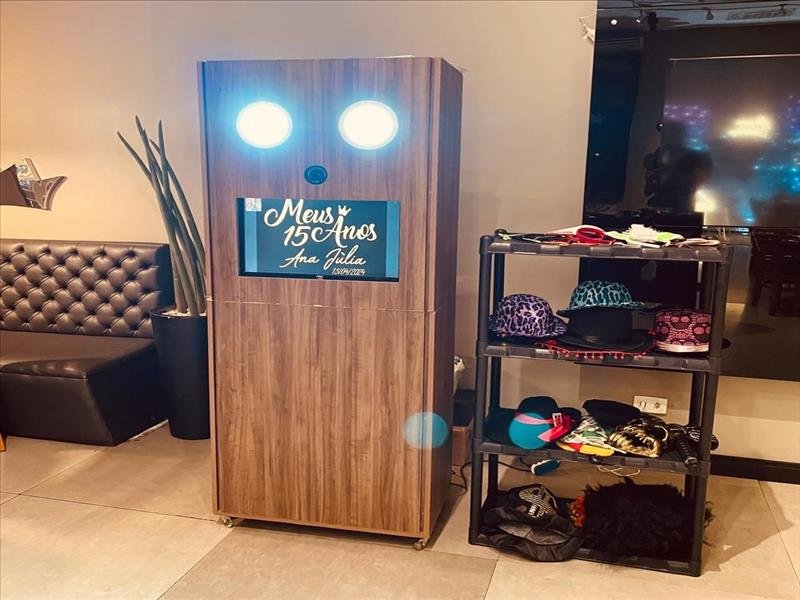 TOTEM, ESPELHO MAGICO E CABINE DE FOTO-LEMBRANÇA