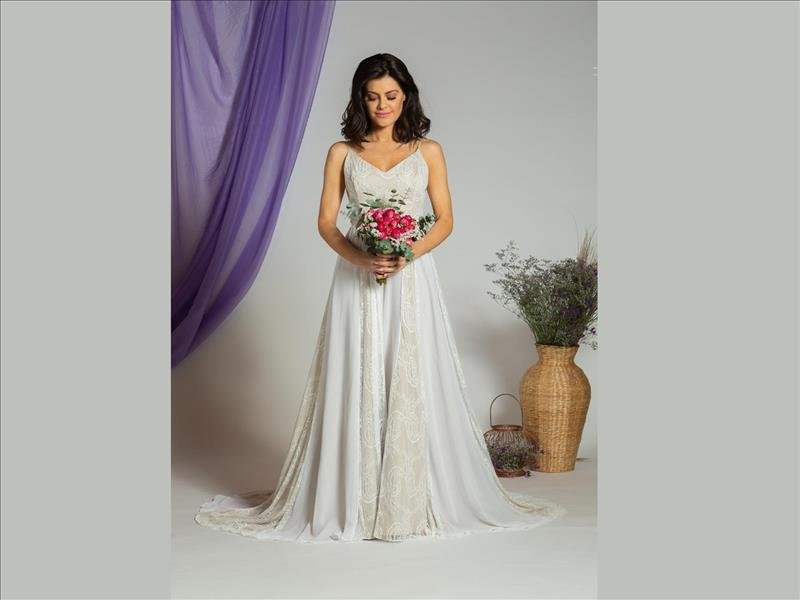 Vestidos incríveis e preços maravilhosos e EXCLUSIVOS com O AMOR É SIMPLES!