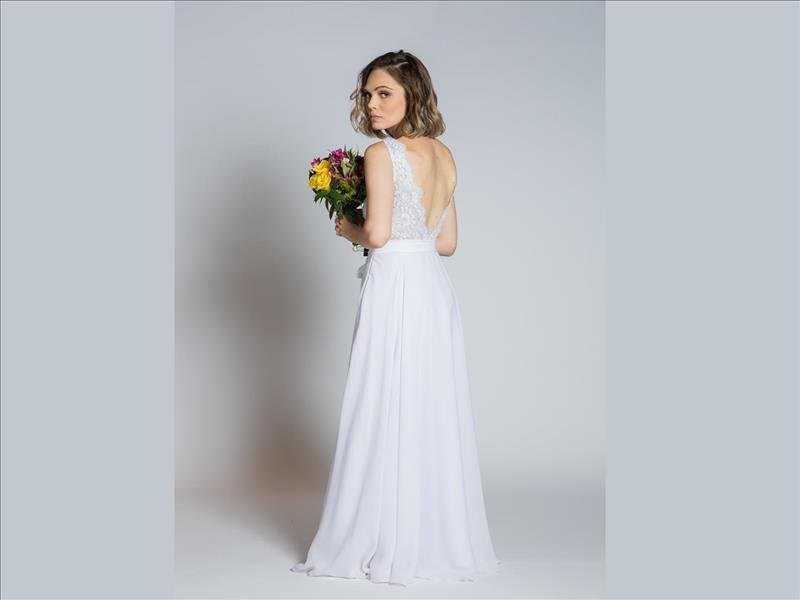 Vestidos incríveis e preços maravilhosos e EXCLUSIVOS com O AMOR É SIMPLES!