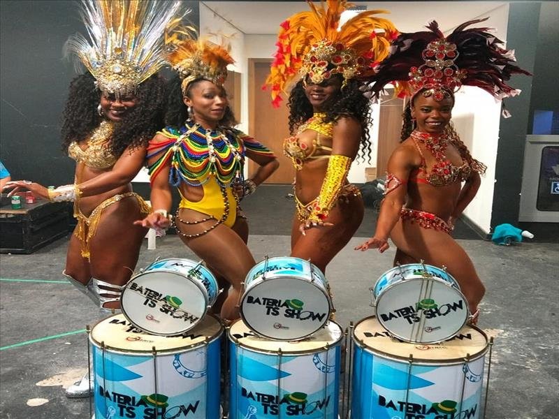 Escola de Samba uniformizada e especializada em eventos!