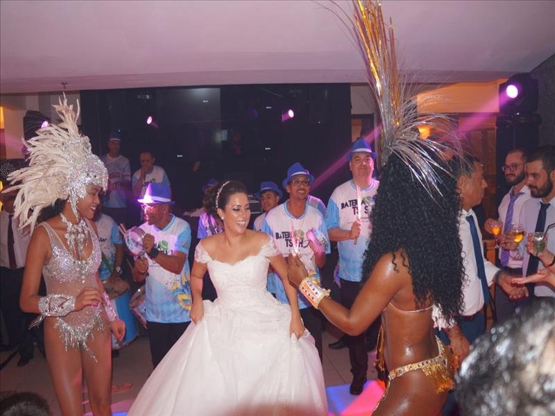 Escola de Samba uniformizada e especializada em eventos!