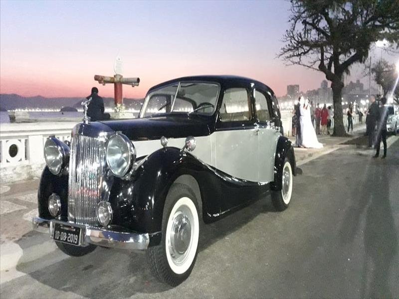 Locação de Veículos - Chegue arrasando na sua festa!