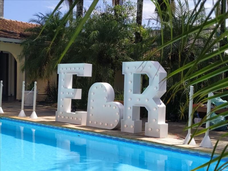 Locação de Letras Iluminadas, Guirlanda e decorações para deixar sua festa encantadora! Letras gigantes e novas!