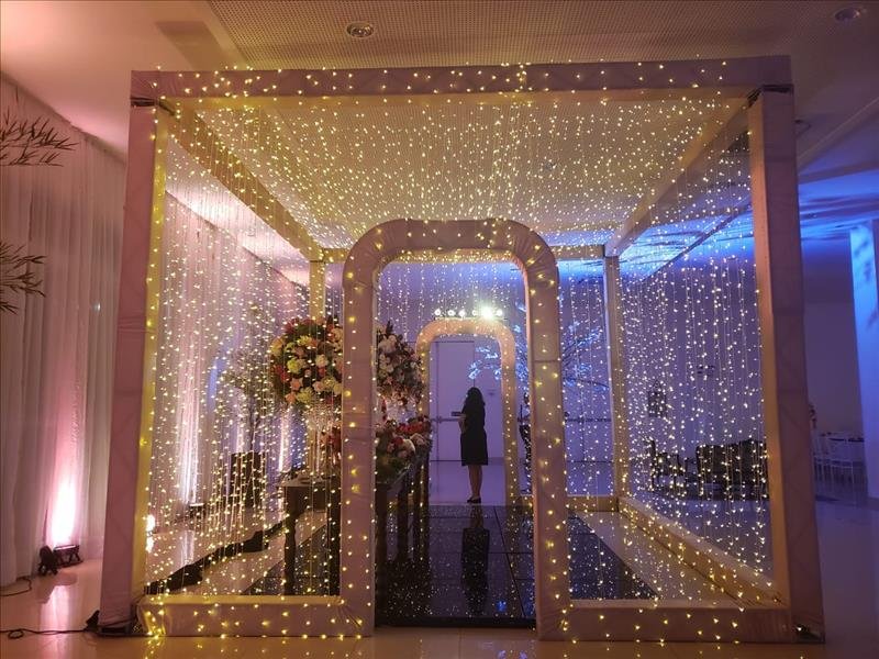 Som e iluminação completa para uma pista de dança incrível na sua festa!
