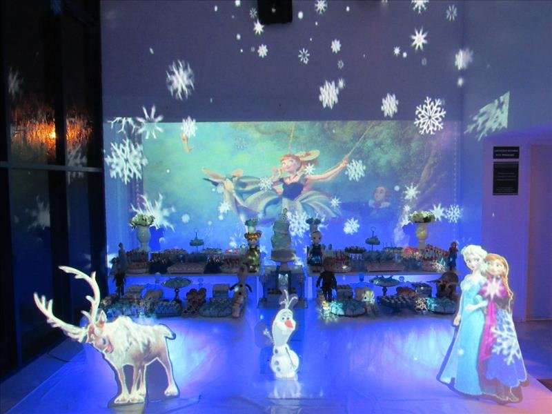 Som e iluminação completa para uma pista de dança incrível na sua festa!