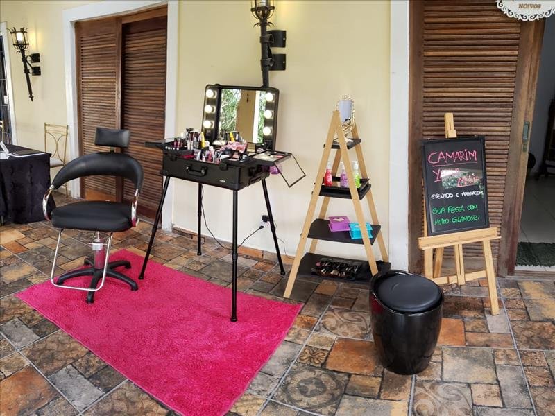Fotos com maquiagem borracha ou rosto brilhando nunca mais! Camarim de Maquiagem no seu evento! Deixe suas convidadas malucas!