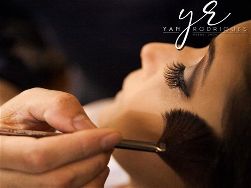 Cabelo e Make com o queridinho das Noivas e debutantes de Santos Yan Rodrigues e o Menor Preço Exclusivo Dinda Shop!