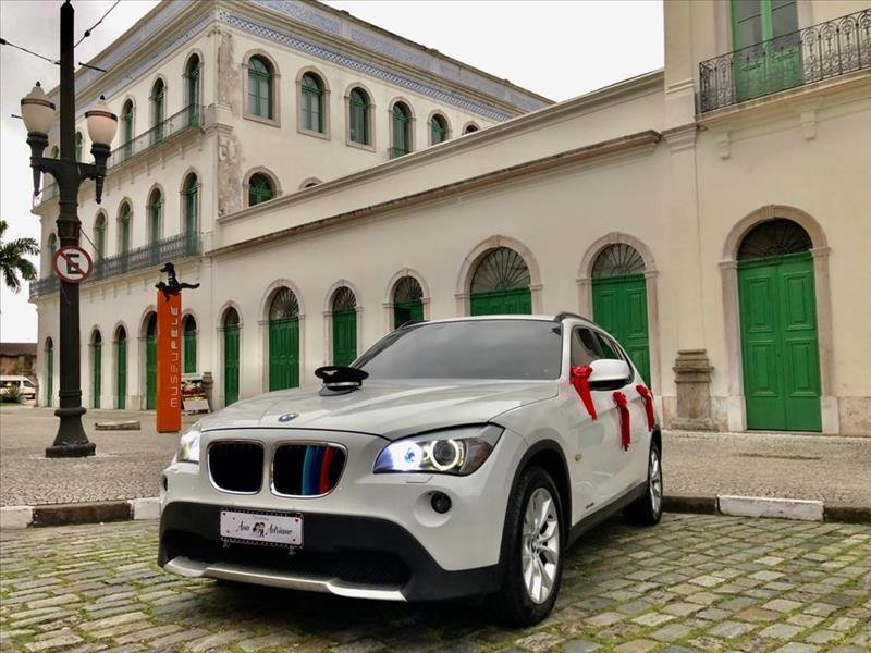 Que tal chegar na sua festa arransando de BMW branca? Nesta rodada com o Menor Preço Exclusivo Dinda Shop!