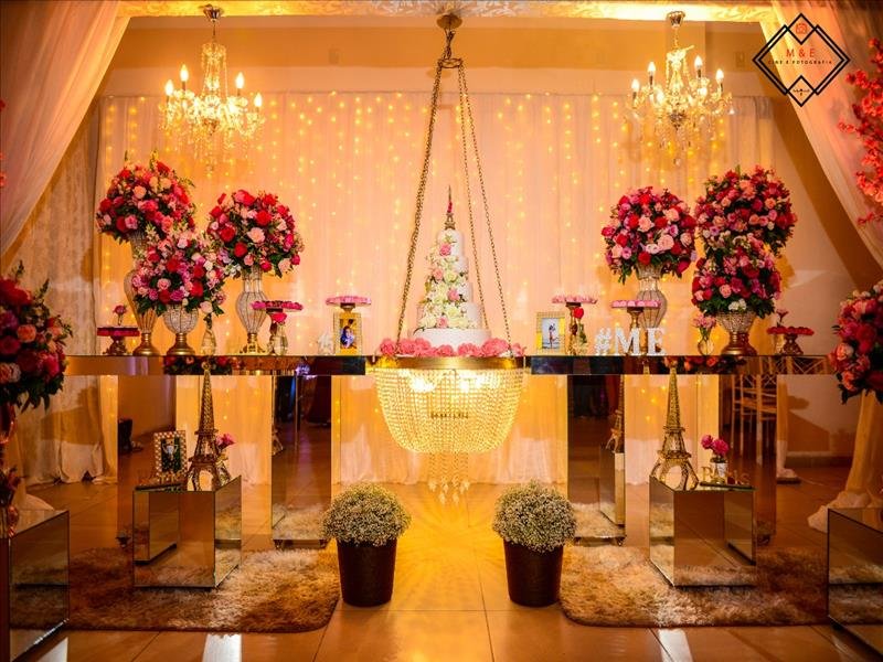 Decoração para casamentos e debutantes, com flores naturais e o menor preço exclusivo Dinda Shop!