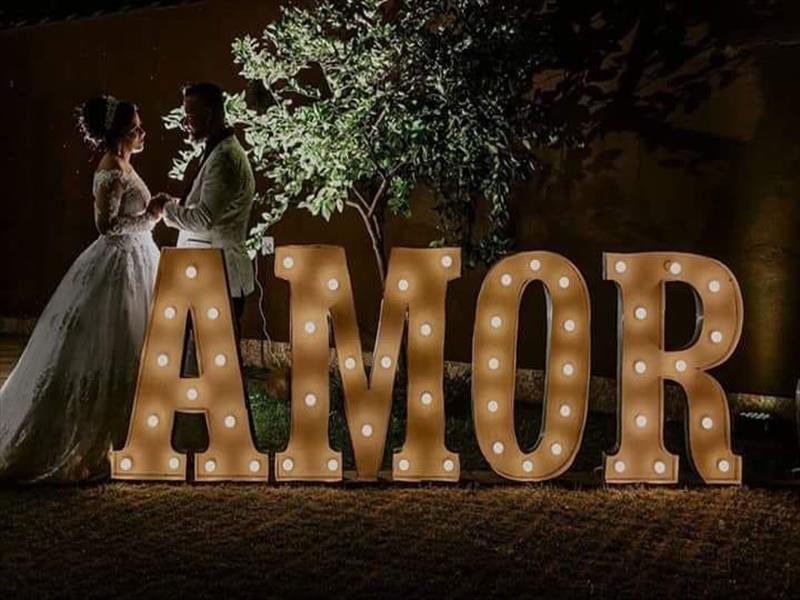 Locação de Letras Iluminadas! Decorando, personalizando sua festa e proporcionando fotos incríveis!