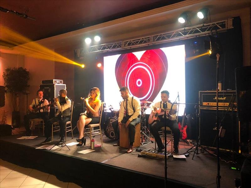 QUER ANIMAR A SUA FESTA COM UMA BANDA SENSACIONAL E APROVEITAR O MENOR PREÇO EXCLUSIVO DINDA SHOP?