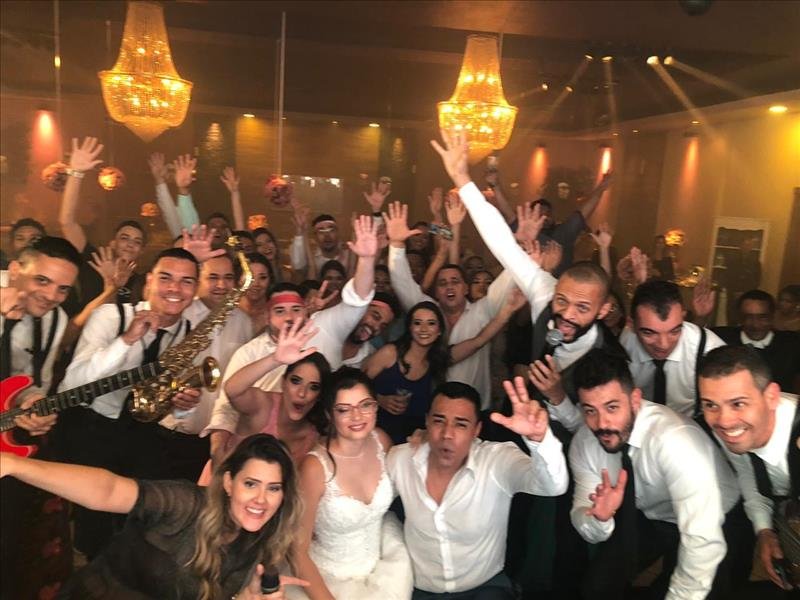 QUER ANIMAR A SUA FESTA COM UMA BANDA SENSACIONAL E APROVEITAR O MENOR PREÇO EXCLUSIVO DINDA SHOP?
