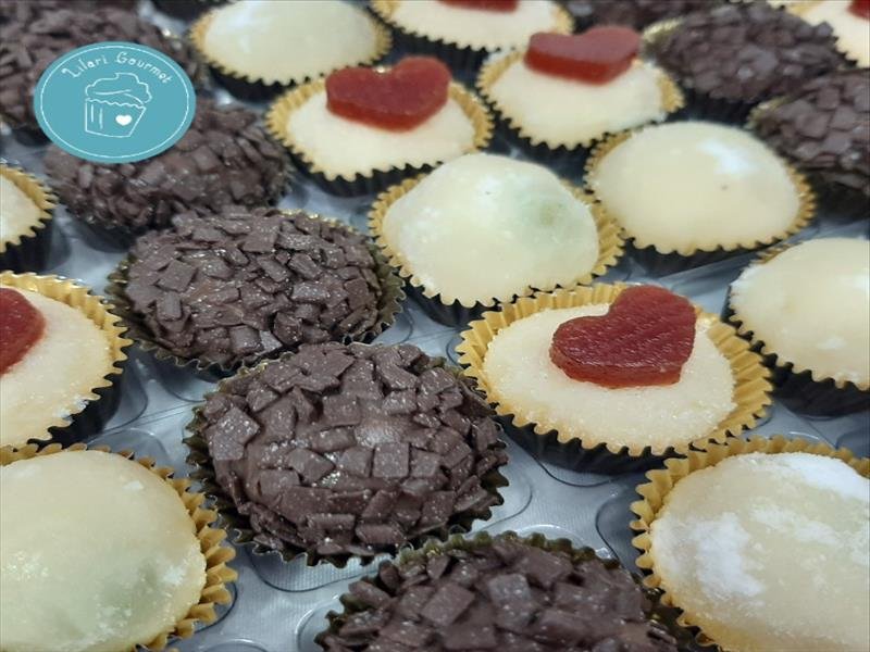 DOCES PERSONALIZADOS, BRIGADEIROS GOURMET E BOLOS DECORADOS COM CHOCOLATES NOBRES E DE QUALIDADE!