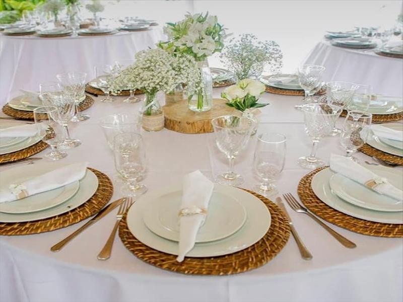 Locação de Toalhas novas, adamascadas, bem cuidadas e lindas para tornar seu evento ainda mais elegante!