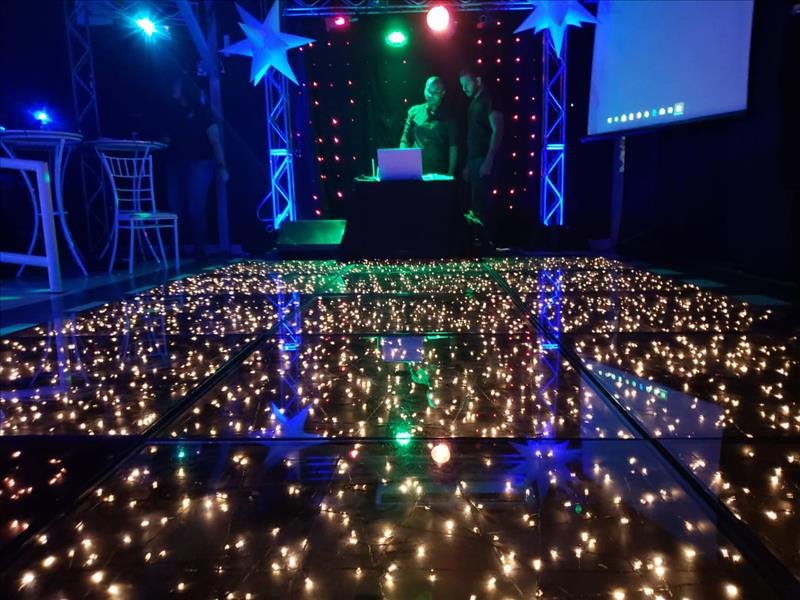 Som, iluminação com Pista Paris para sua festa ficar incrível e ainda com o menor preço exclusivo BLACK DINDA!