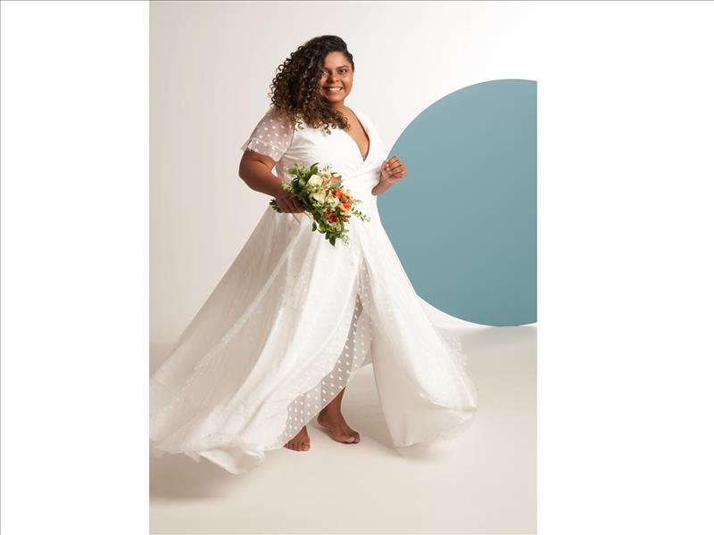 Vestidos de noiva da loja mais incrível da internet! O Amor é Simples e O MENOR PREÇO EXCLUSIVO BLACK DINDA!