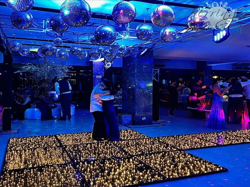 Som e iluminação de qualidade para todo tipo de festas e eventos!