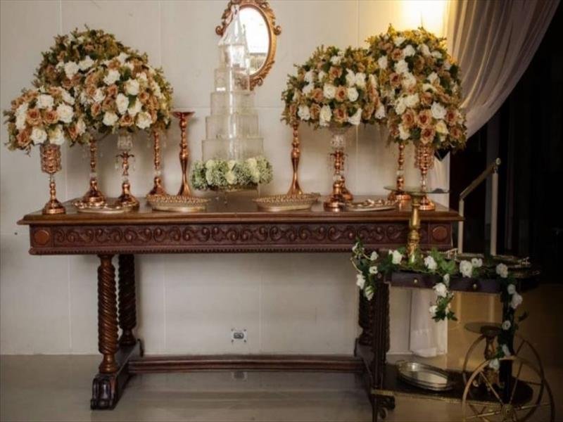 Locação de Mobiliário para festas e eventos e o menor preço exclusivo Dinda Shop!