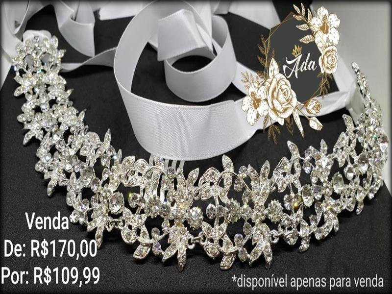Coroas e acessórios para noivas e debutantes