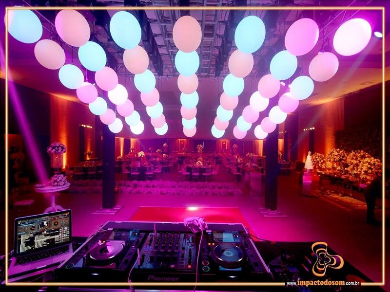 Som e iluminação de qualidade para todo tipo de festas e eventos e o menor preço exclusivo Dinda Shop!