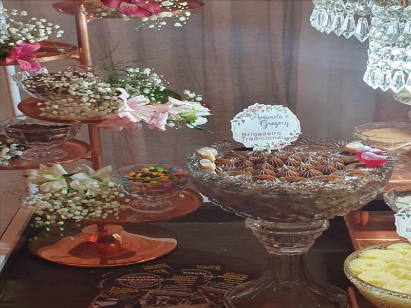 Carrinho de brigadeiro gourmet, apresentação incrível, sabor maravilhoso e convidados enloquecidos!