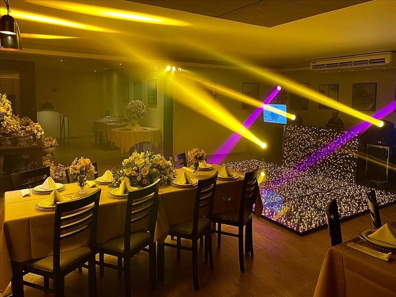 Som e iluminação completa para uma pista de dança incrível na sua festa!