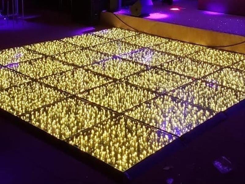 Som e iluminação completa para uma pista de dança incrível na sua festa!