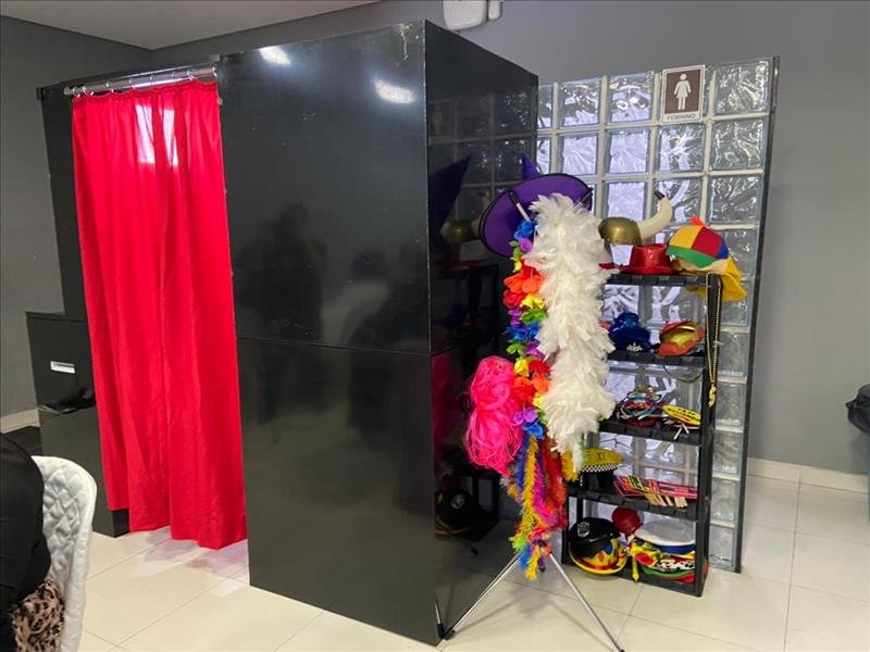 Cabine e Totem para entreter seus convidados e salvar memórias incríveis e divertidas da sua festa!
