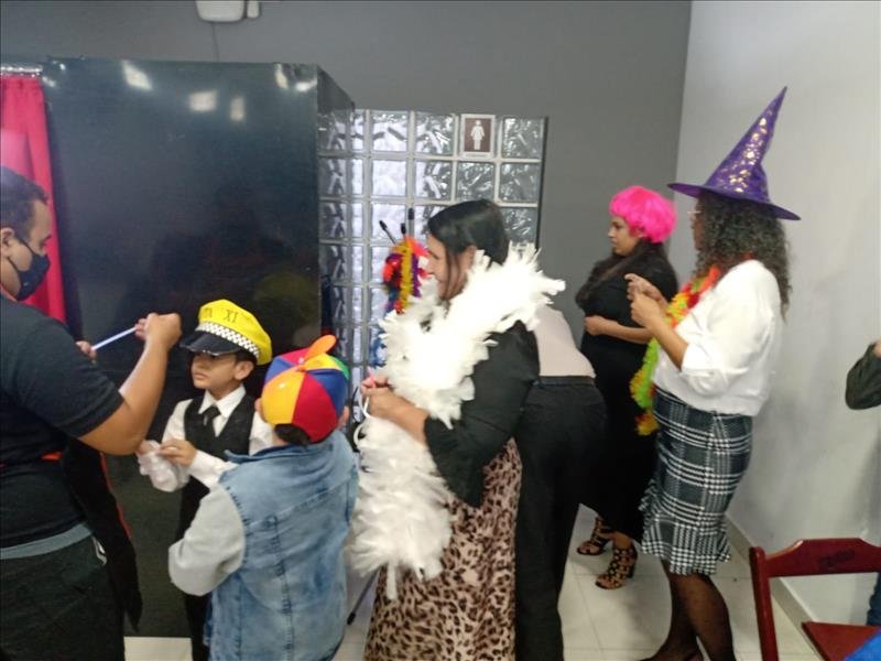 Cabine e Totem para entreter seus convidados e salvar memórias incríveis e divertidas da sua festa!