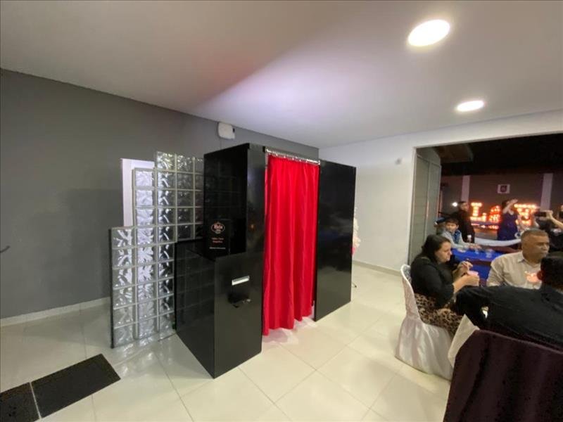 Cabine e Totem para entreter seus convidados e salvar memórias incríveis e divertidas da sua festa!