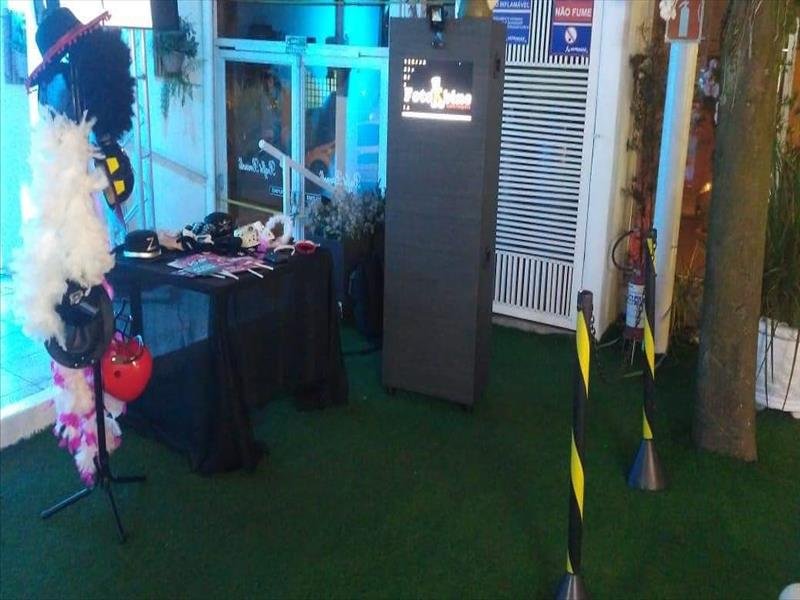 Cabine e Totem para entreter seus convidados e salvar memórias incríveis e divertidas da sua festa!