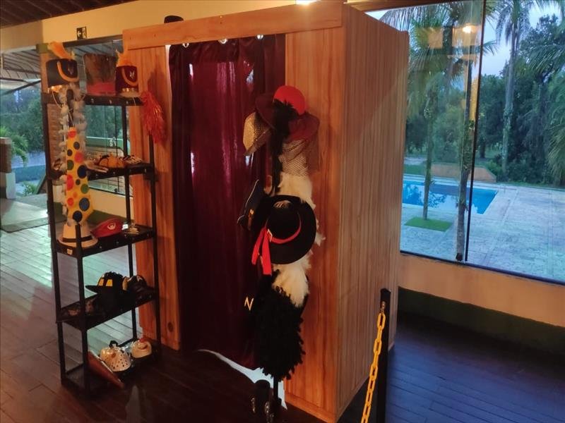 Capsula do tempo, cabine e totem de foto-lembrança de altíssima qualidade e o menor preço exclusivo Dinda Shop!