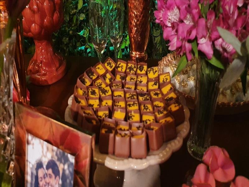 BLACK DINDA - DOCES FINOS CACAU SHOW