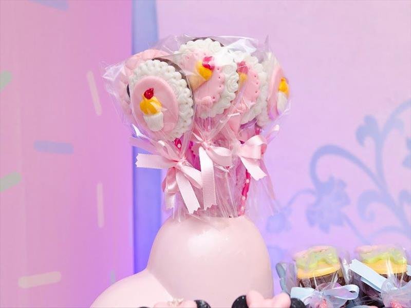 DOCES DE FESTA E PERSONALIZADOS