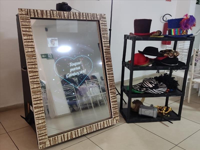 Cabine, totem, espelho mágico de foto-lembrança
