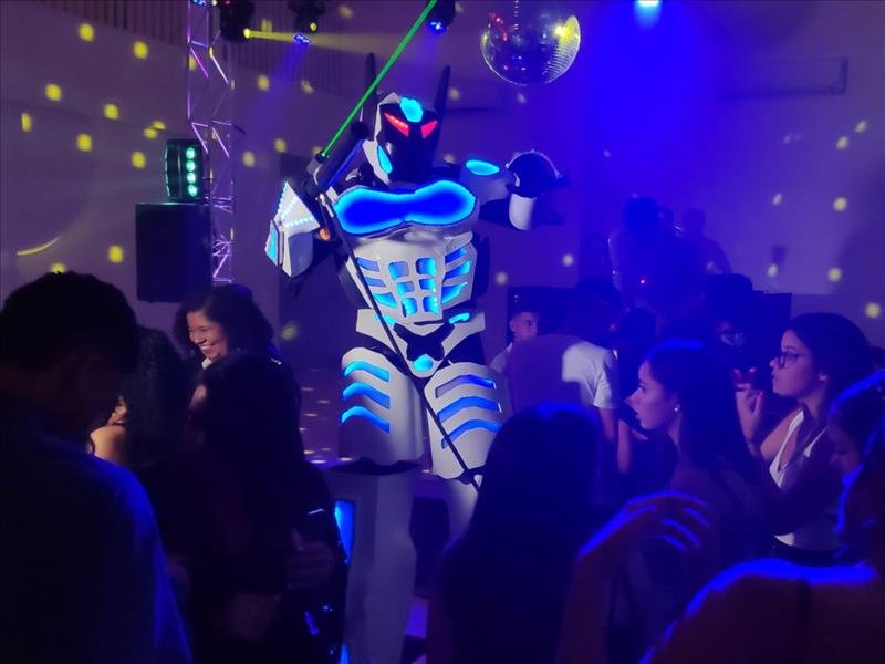 Robozão de Led dançarino com Bazuca!