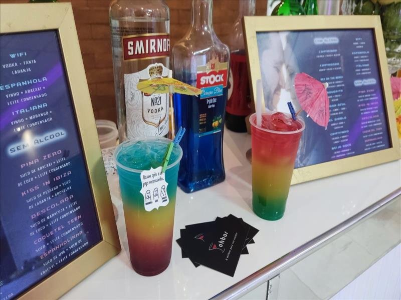 BARTENDER