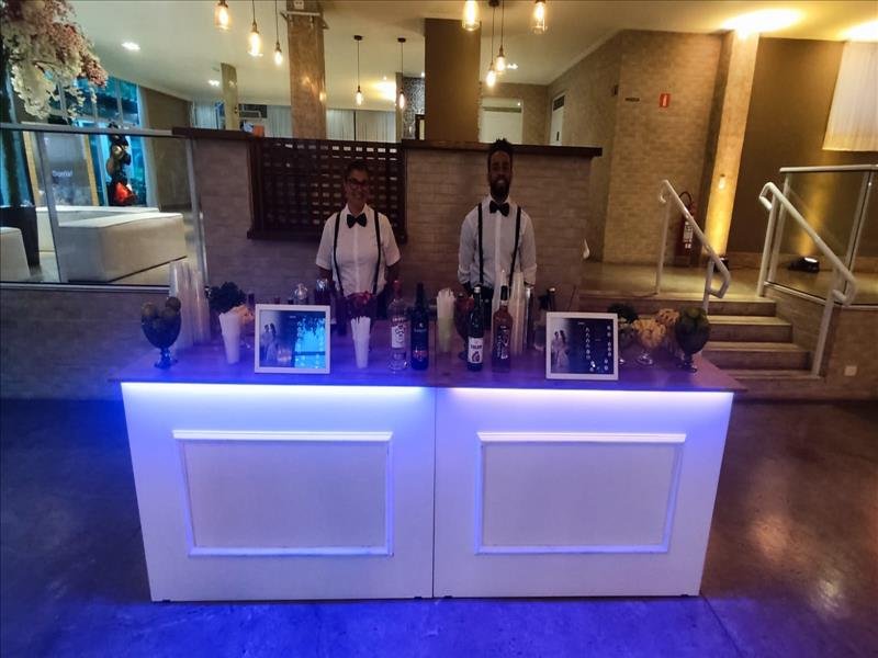 BARTENDER