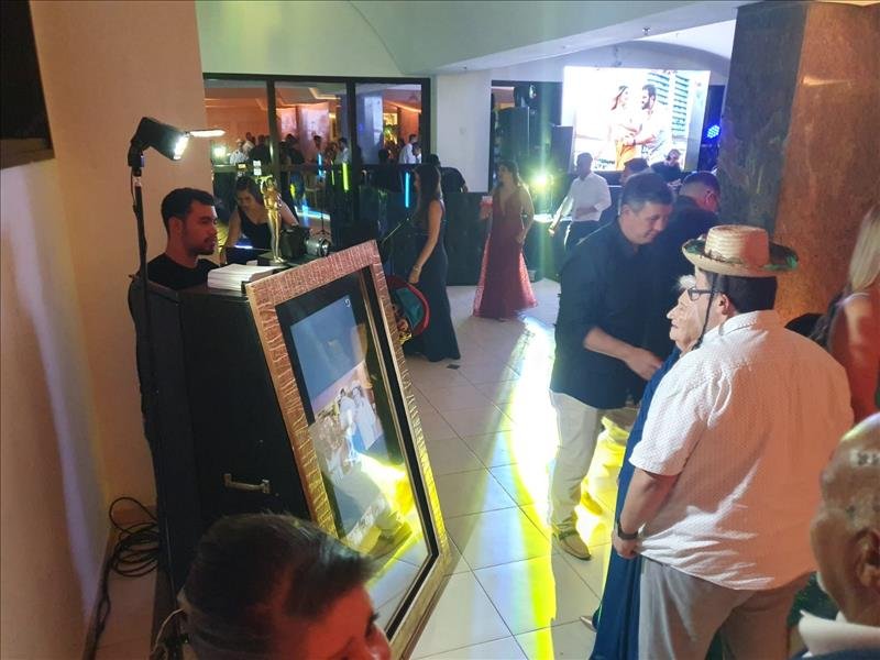 Espelho, cabine e totem de foto-lembrança de altíssima qualidade!