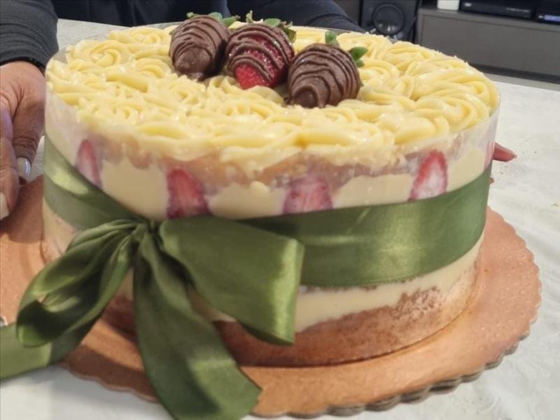BOLO DE CORTE PERSONALIZADO DECORADO