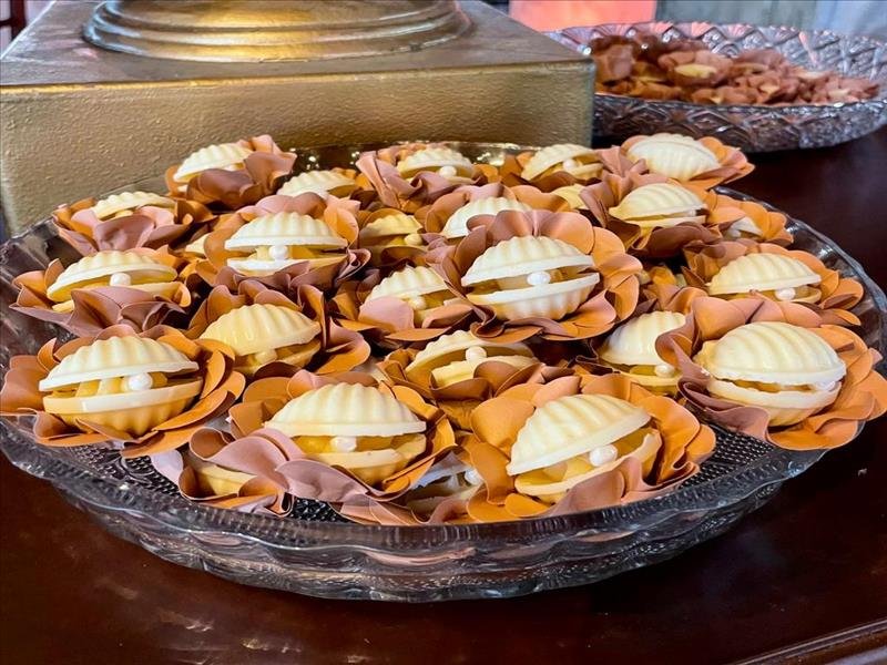 Doces finos artesanais com produtos e chocolate de primeira linha!