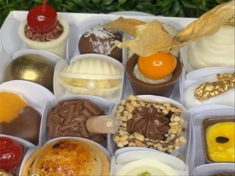 Bem-casado tradicional, vários sabores e novidade: bem-casado no pote!