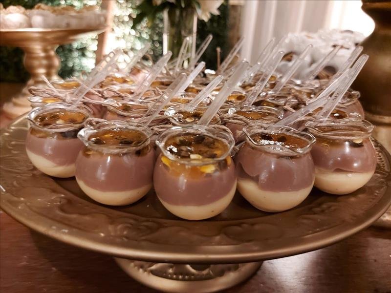 Doces finos artesanais com produtos e chocolate de primeira linha!