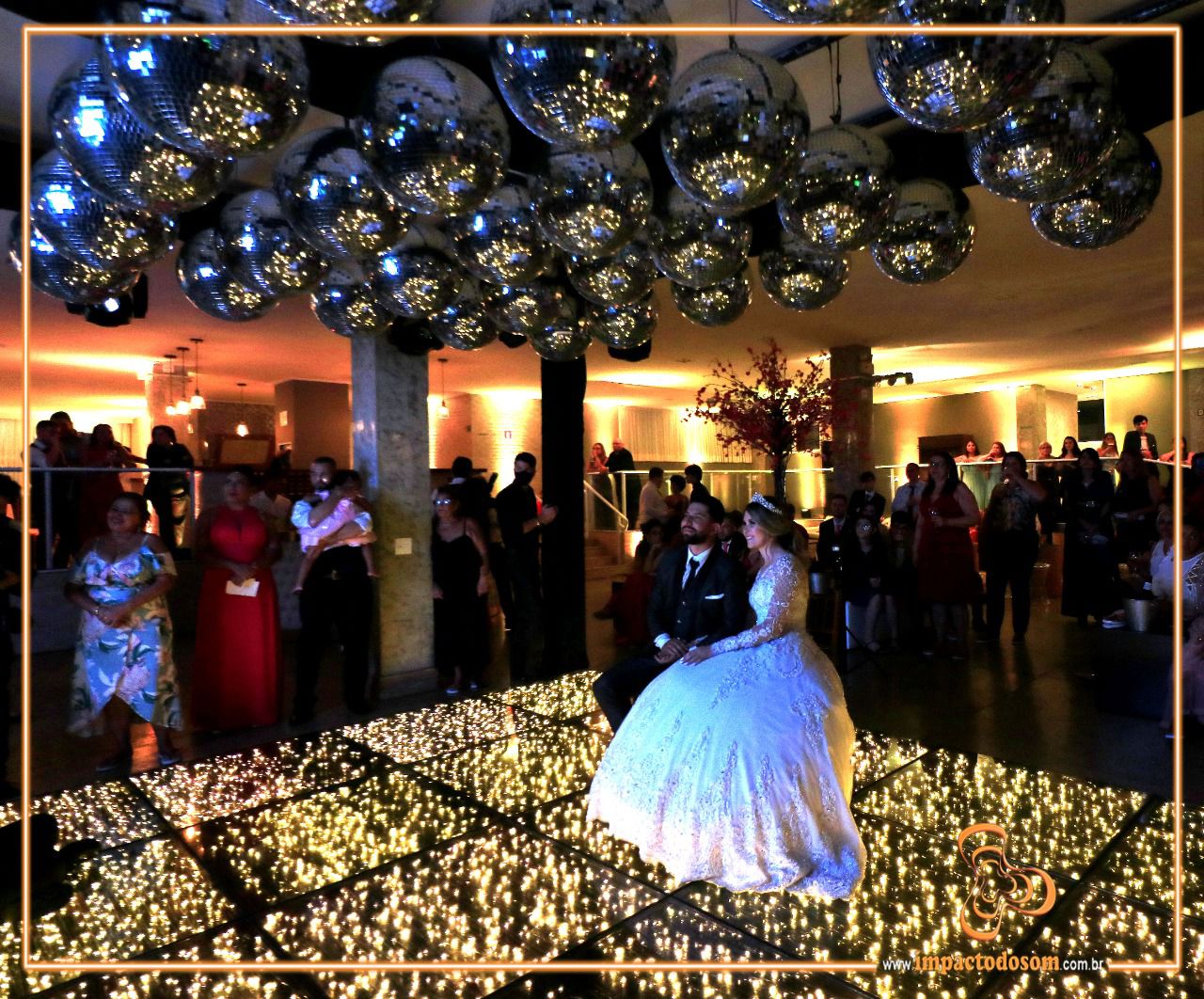 Logo SOM E ILUMINAÇÃO